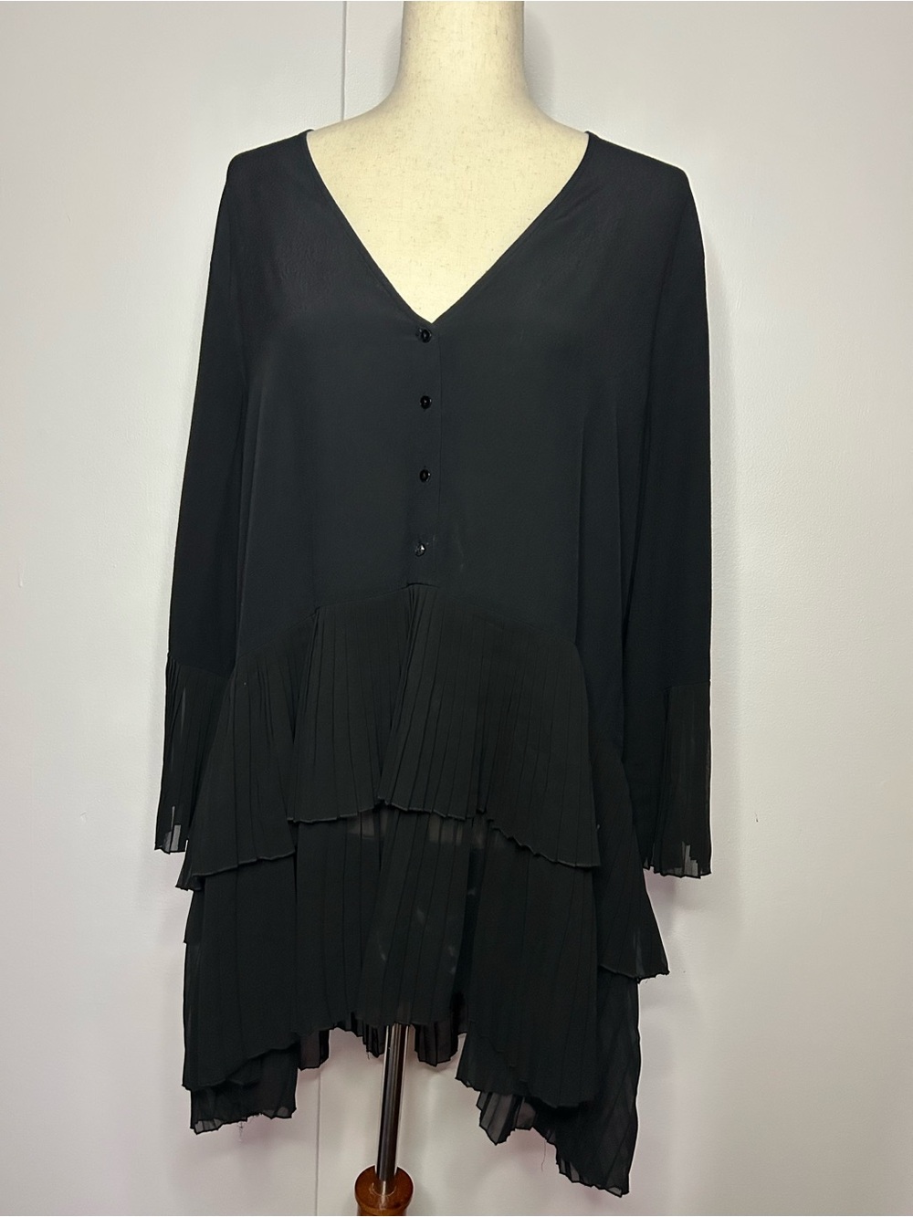 ZARA Black Sheer Flowy Tunic Blouse W/Pleated and Ruffled Hem Button Front